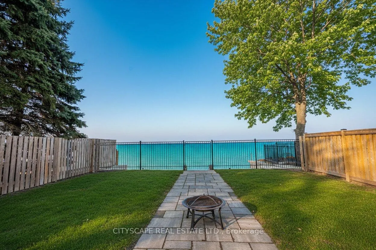 Photo 3 of 6 Campview Road, Hamilton, Stoney Creek — HOMEH