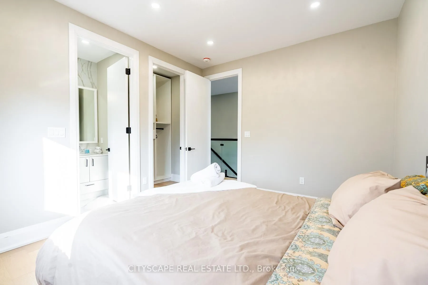 Photo 26 of 6 Campview Road, Hamilton, Stoney Creek — HOMEH