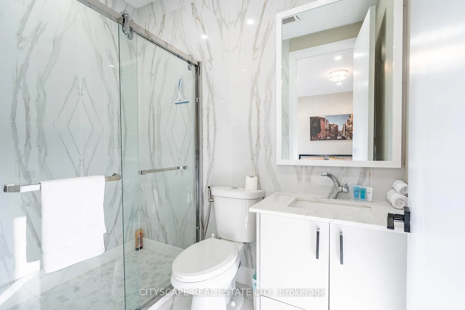 Photo 27 of 6 Campview Road, Hamilton, Stoney Creek — HOMEH