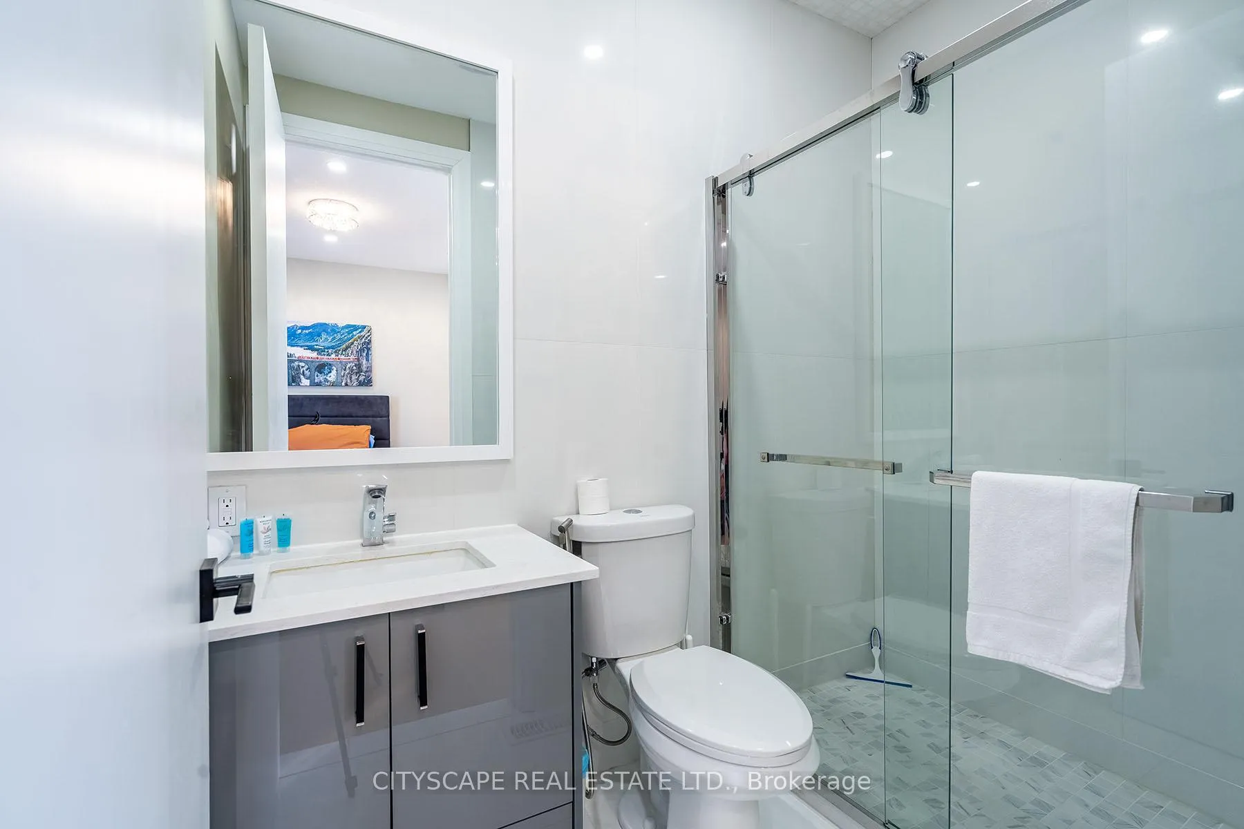 Photo 30 of 6 Campview Road, Hamilton, Stoney Creek — HOMEH