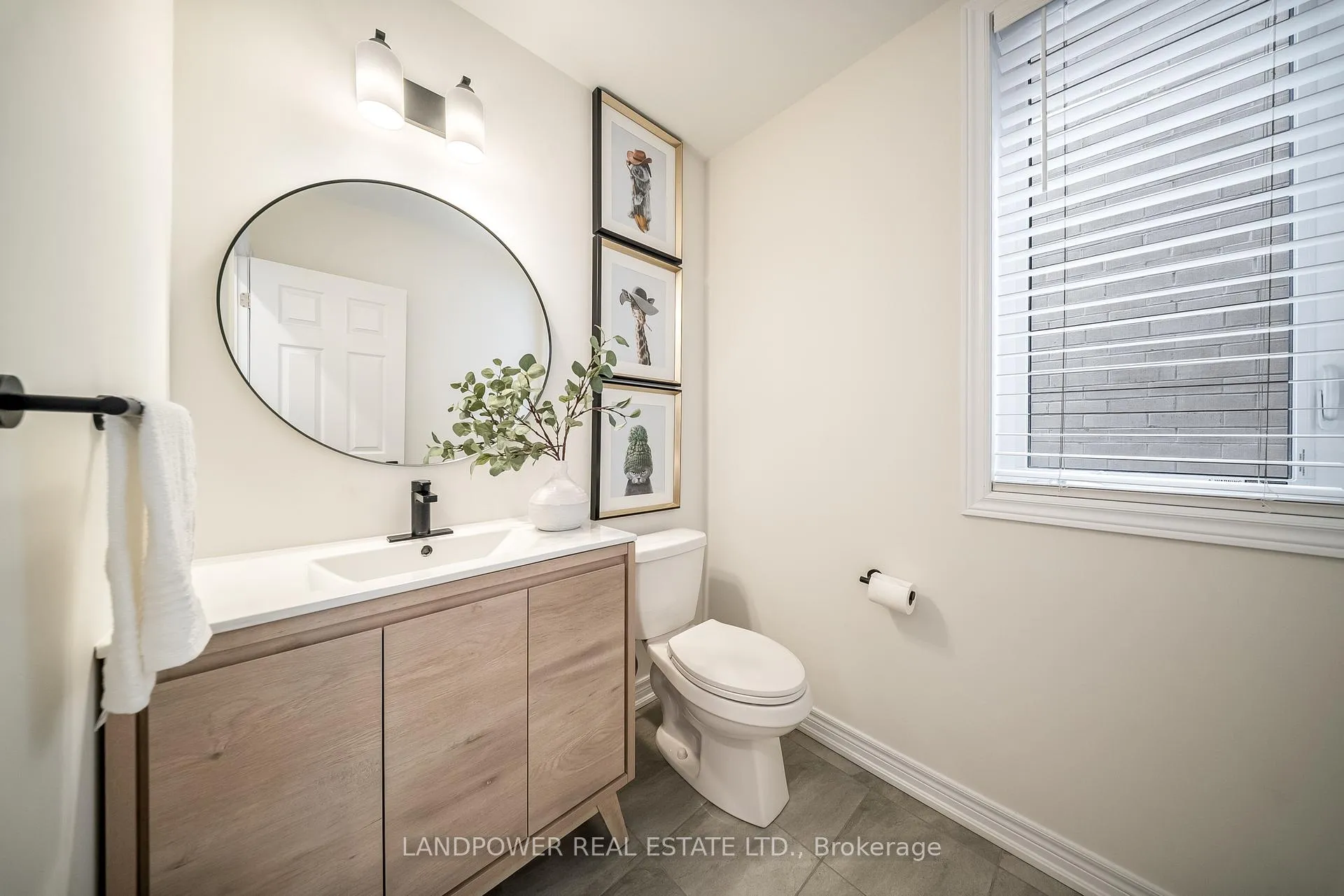 Photo 6 of 1108 Sepia Square, Pickering, Rural Pickering — HOMEH