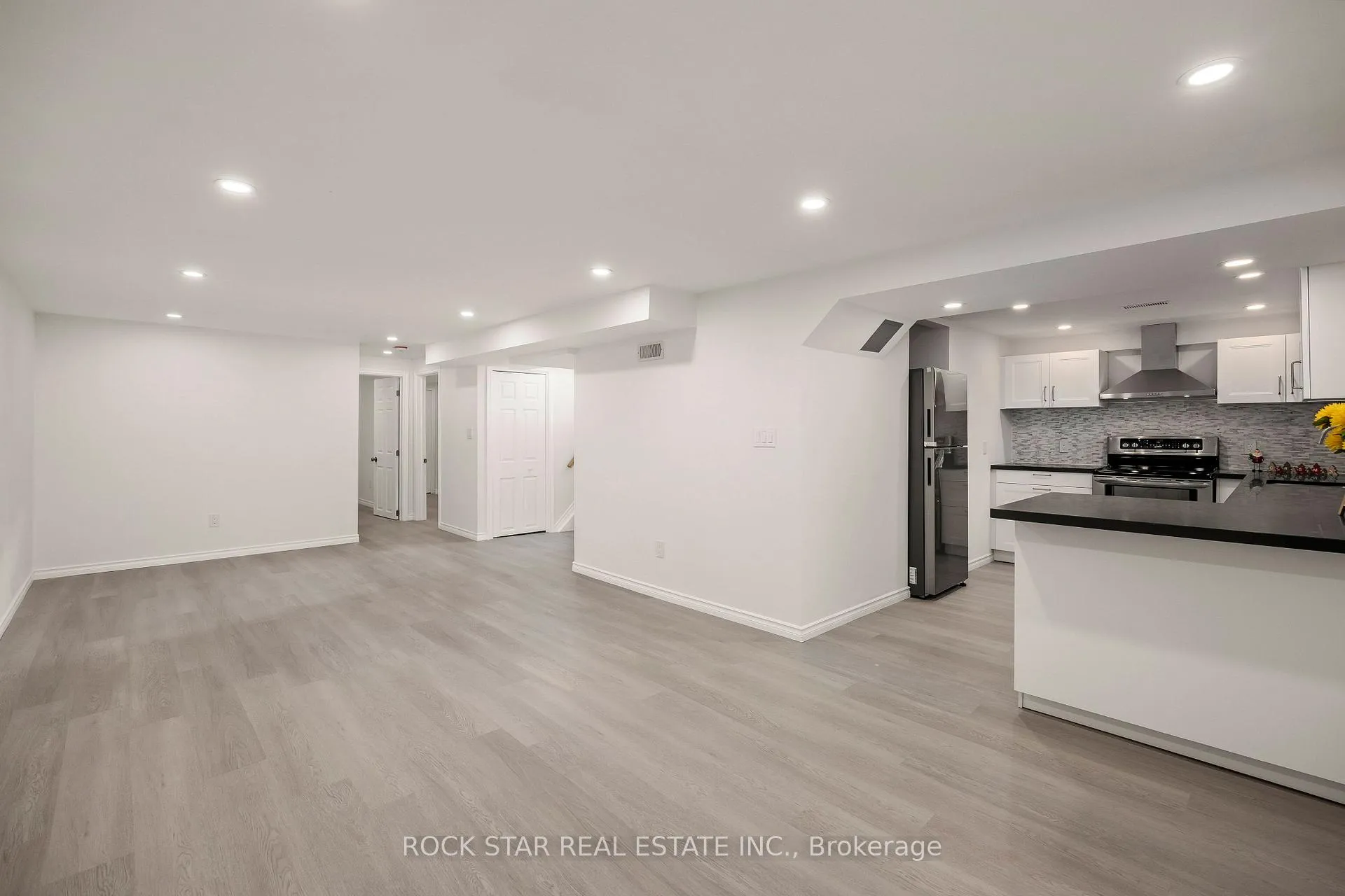 Photo 3 of Unit LOWER, 60 Champlain Avenue, Hamilton, Greenford — HOMEH