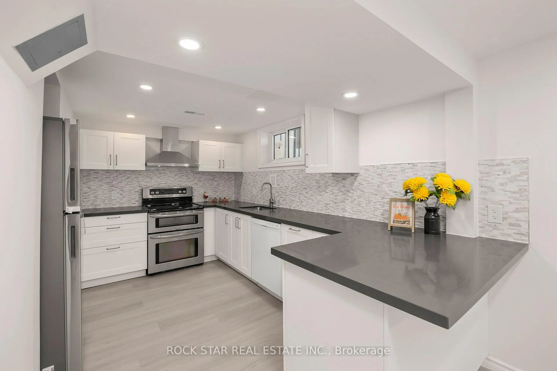 Photo 6 of Unit LOWER, 60 Champlain Avenue, Hamilton, Greenford — HOMEH