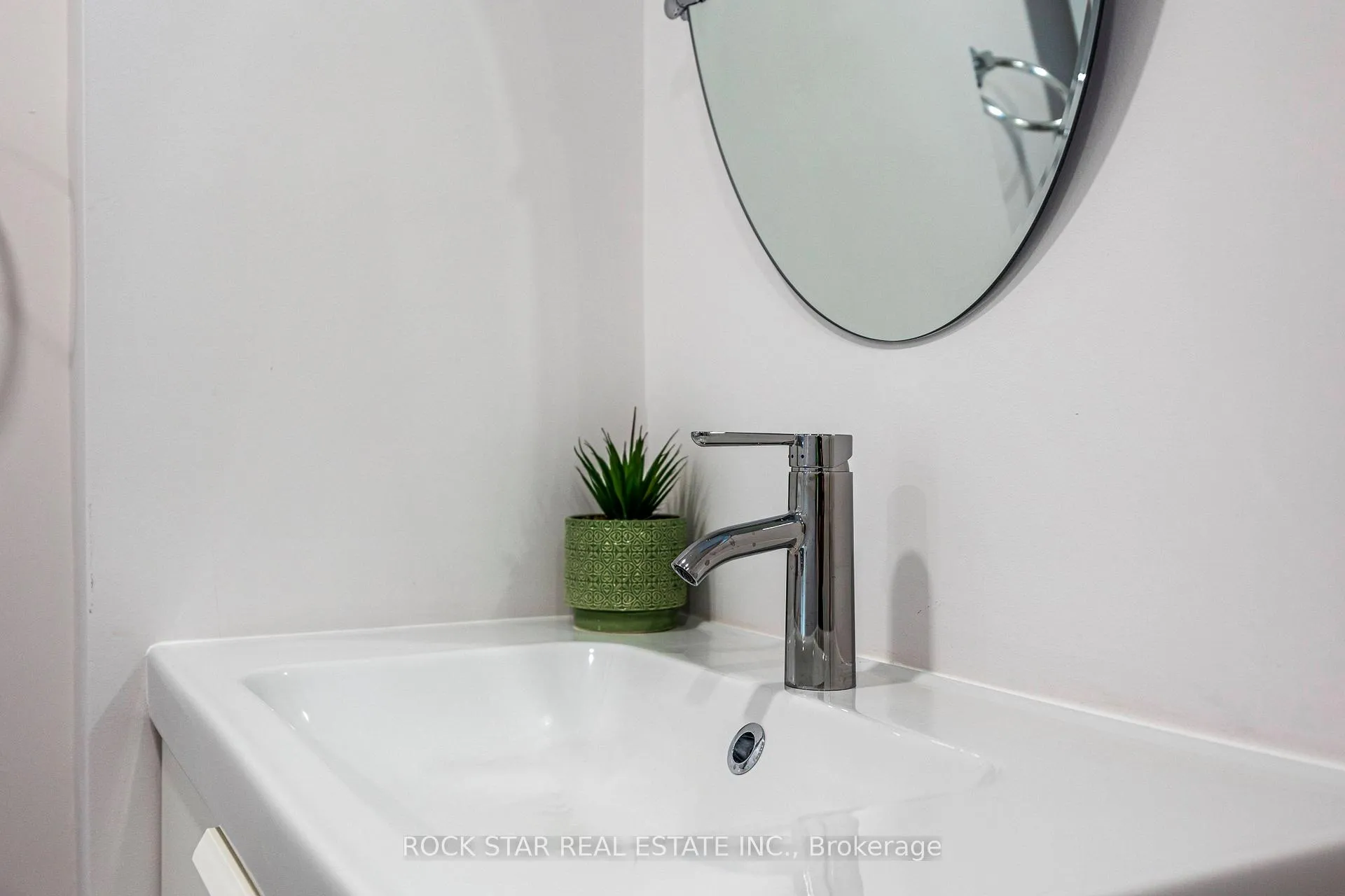 Photo 11 of Unit LOWER, 60 Champlain Avenue, Hamilton, Greenford — HOMEH