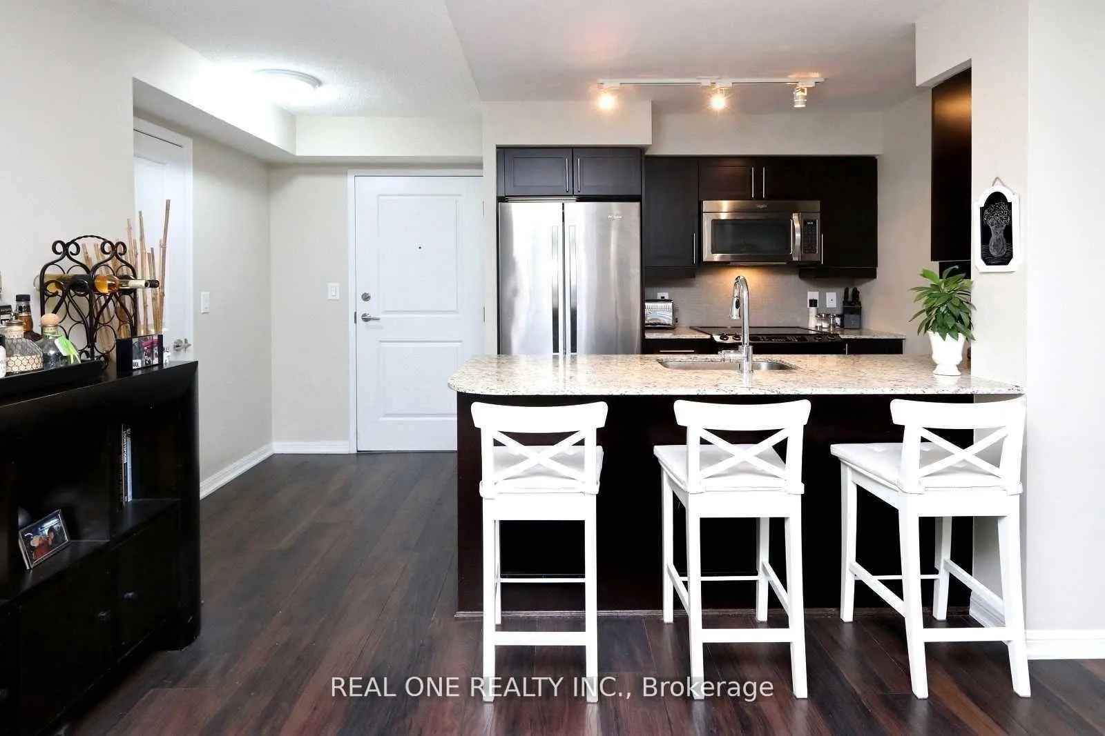 Photo 2 of Unit 1212, 35 Bastion Street, Toronto, Niagara — HOMEH