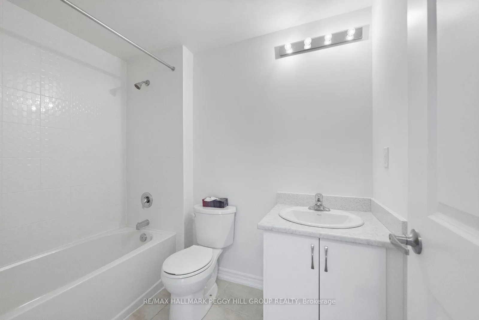 Photo 6 of Unit Lower, 100 Nottingham Road, Barrie, Rural Barrie Southeast — HOMEH
