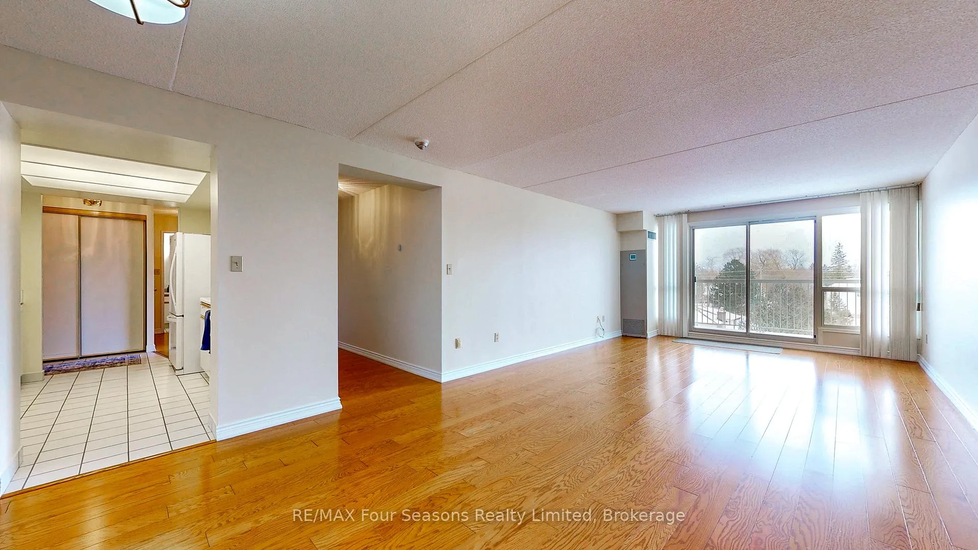 Photo 4 of Unit 409, 172 Eighth Street, Collingwood — HOMEH