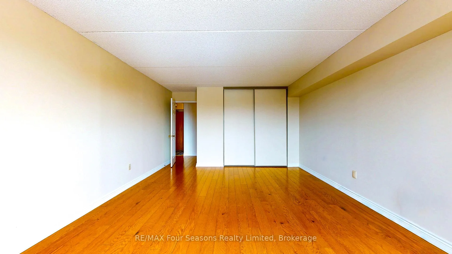 Photo 8 of Unit 409, 172 Eighth Street, Collingwood — HOMEH