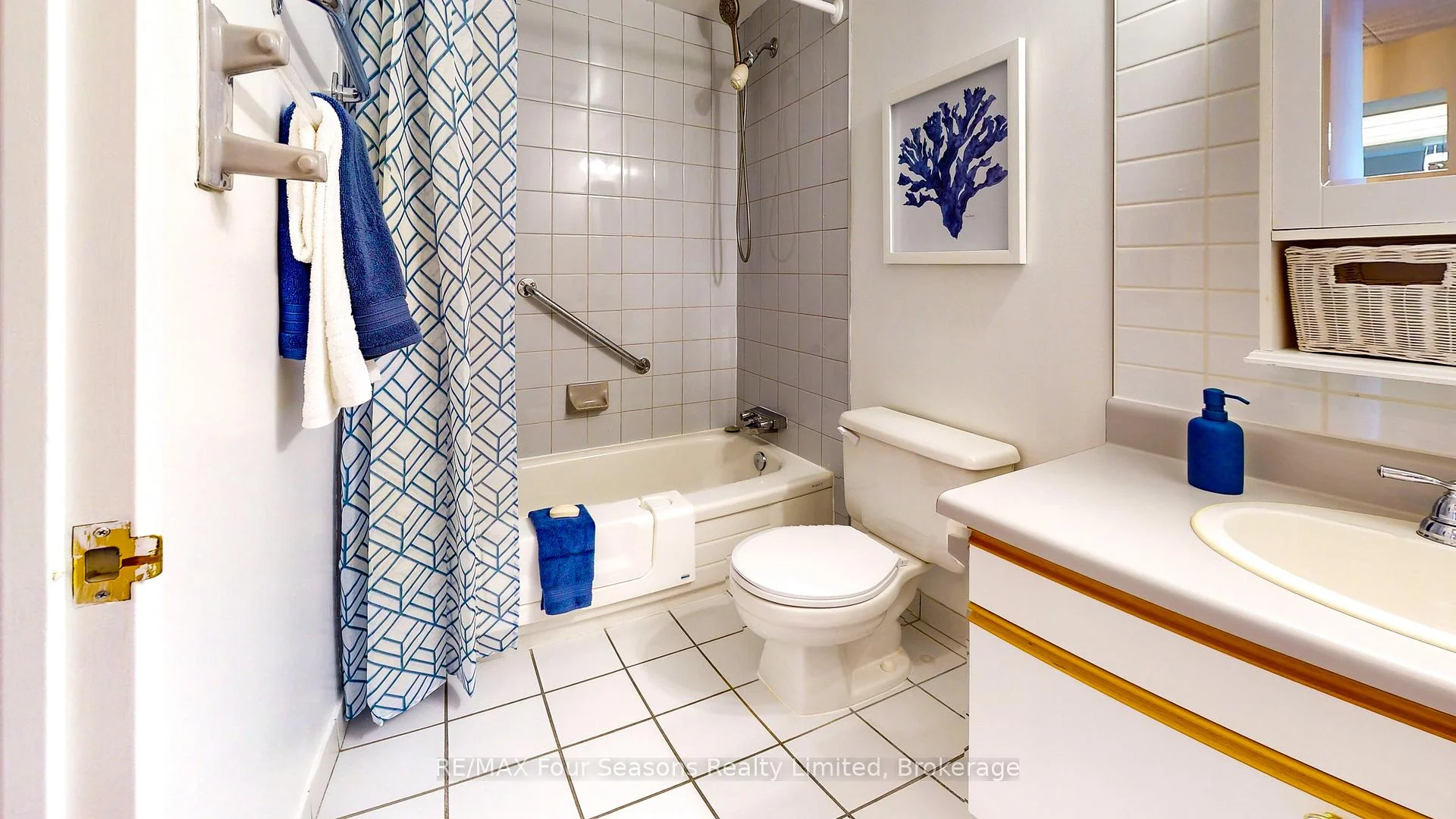Photo 17 of Unit 409, 172 Eighth Street, Collingwood — HOMEH