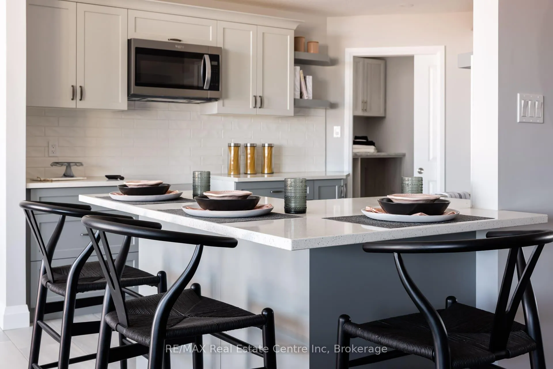 Photo 4 of 202 Bridge Crescent, Minto — HOMEH