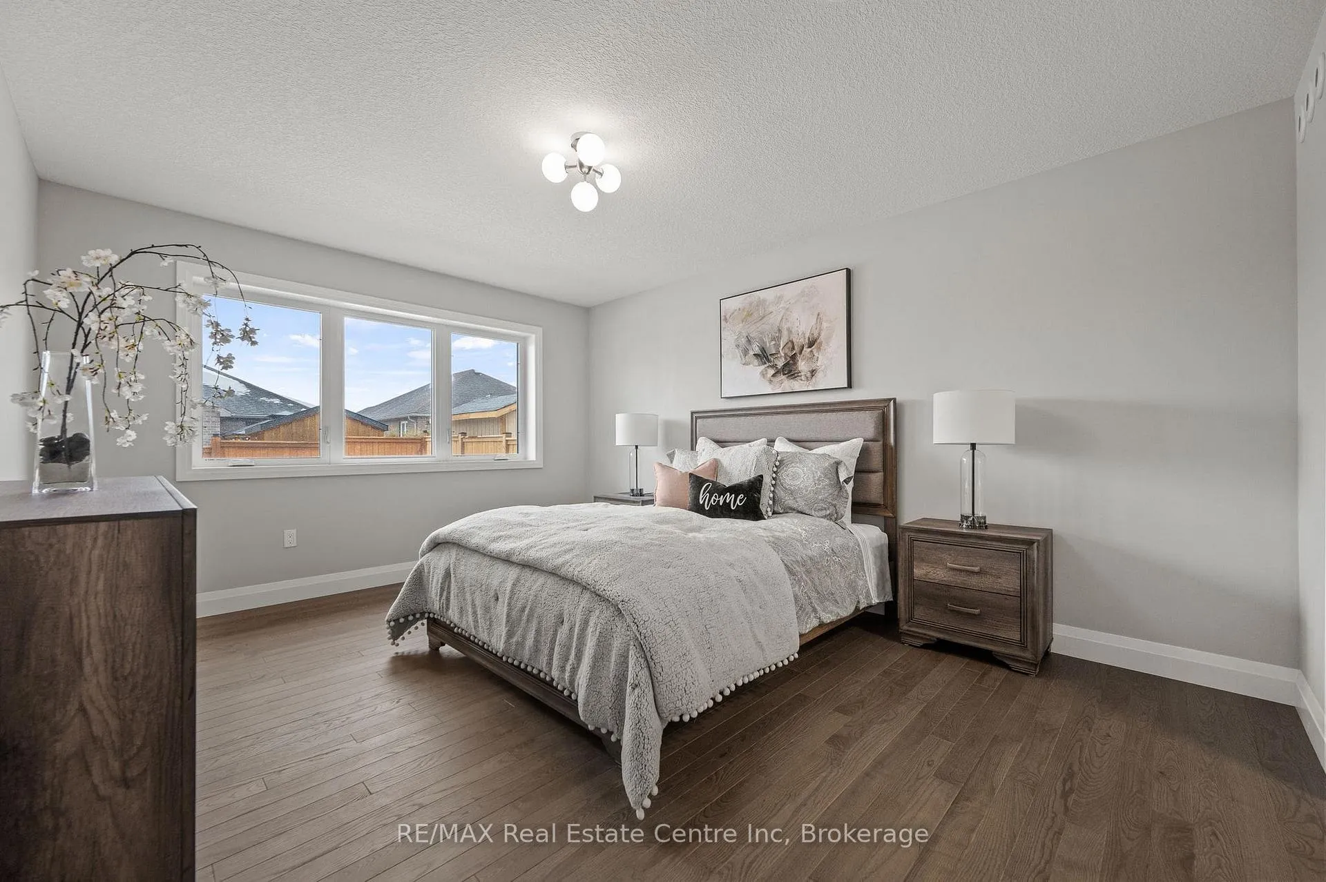 Photo 7 of 202 Bridge Crescent, Minto — HOMEH