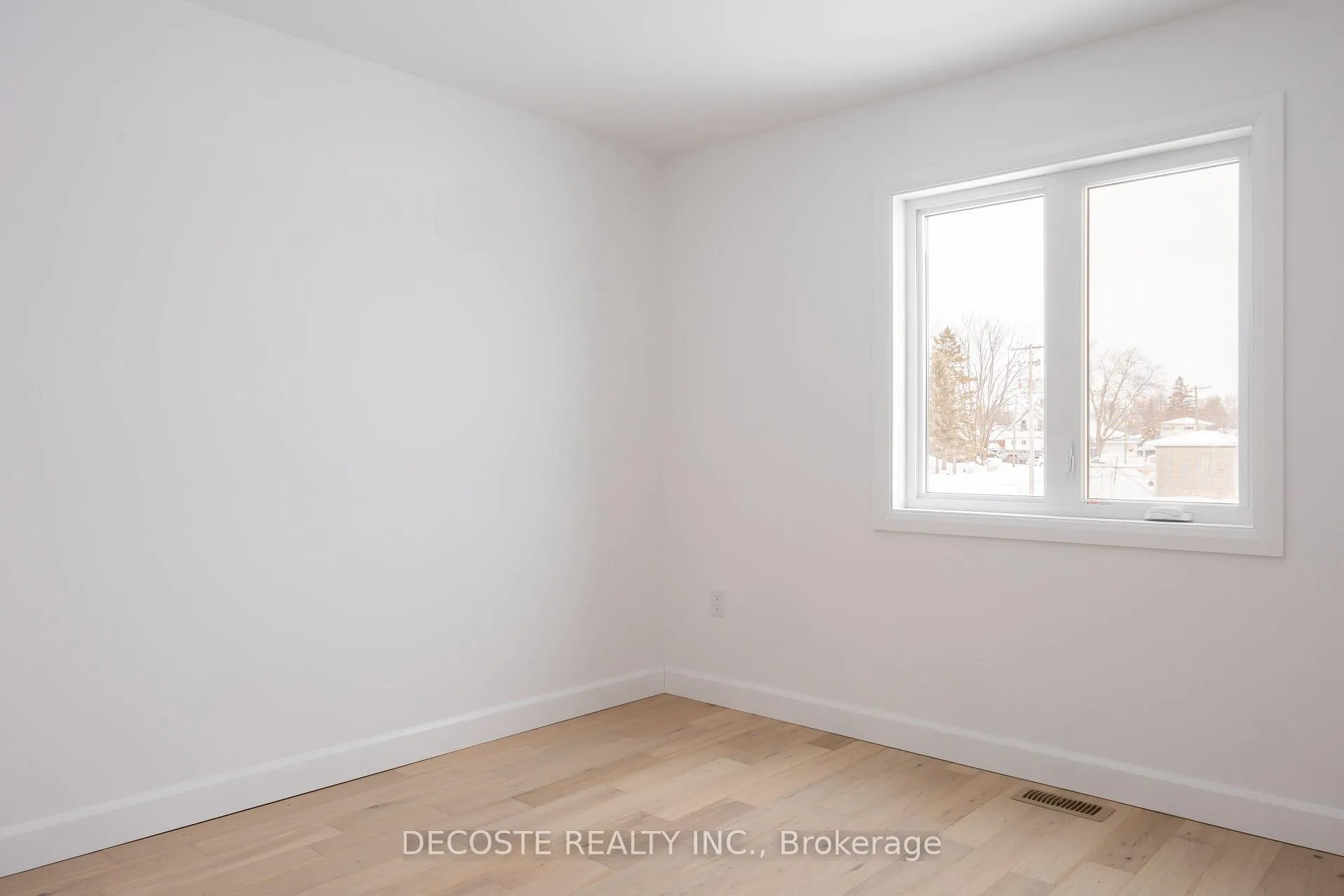 Photo 12 of 24 S Beech Street, South Glengarry, Lancaster — HOMEH