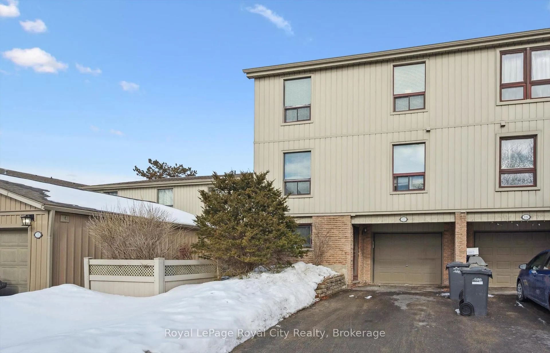 Photo 1 of Unit 31, 117 Janefield Avenue, Guelph, Dovercliffe Park/Old University — HOMEH