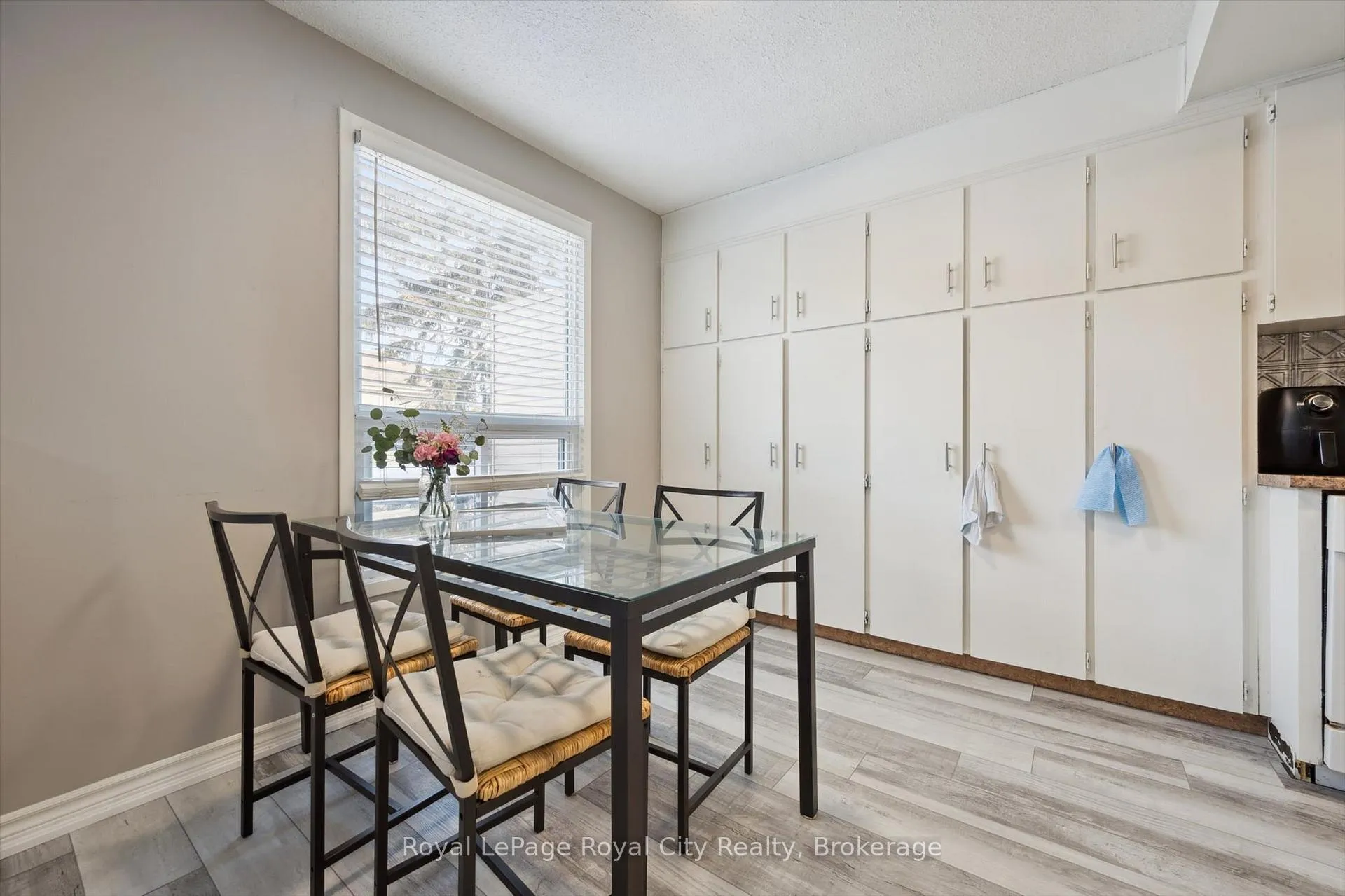Photo 8 of Unit 31, 117 Janefield Avenue, Guelph, Dovercliffe Park/Old University — HOMEH