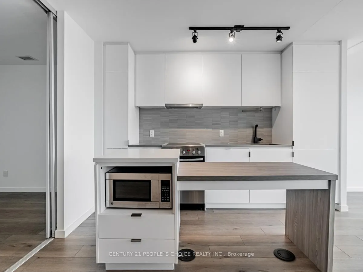 Photo 8 of Unit 523, 7 Smith Crescent, Etobicoke, Stonegate-Queensway — HOMEH