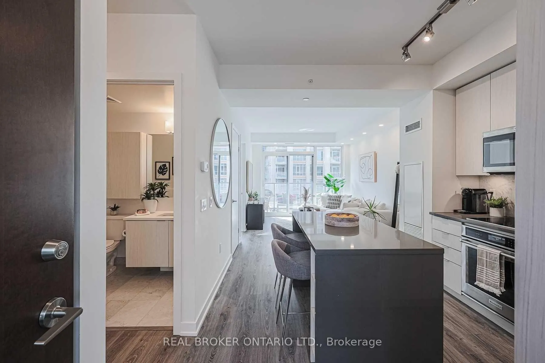 Photo 2 of Unit 617, 38 Iannuzzi Street, Toronto, Niagara — HOMEH