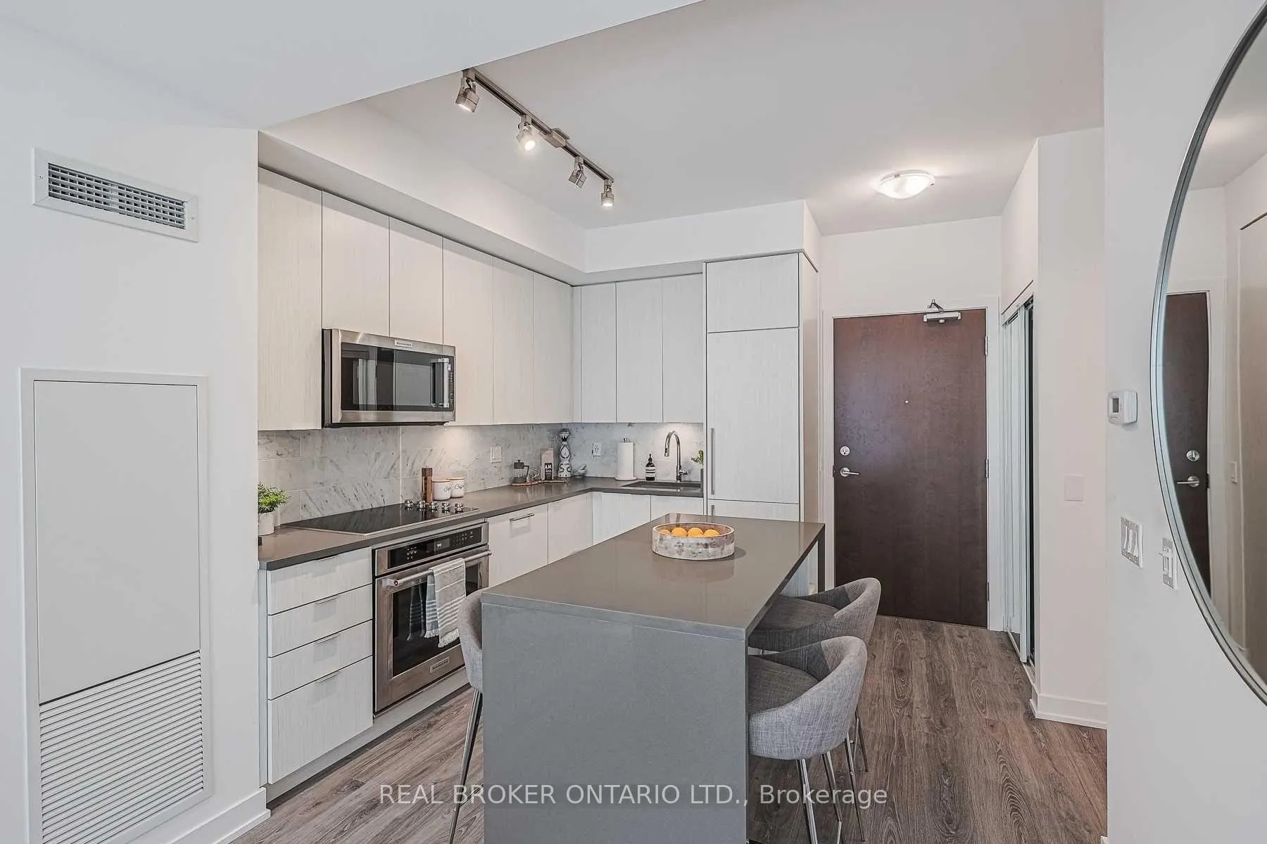 Photo 8 of Unit 617, 38 Iannuzzi Street, Toronto, Niagara — HOMEH