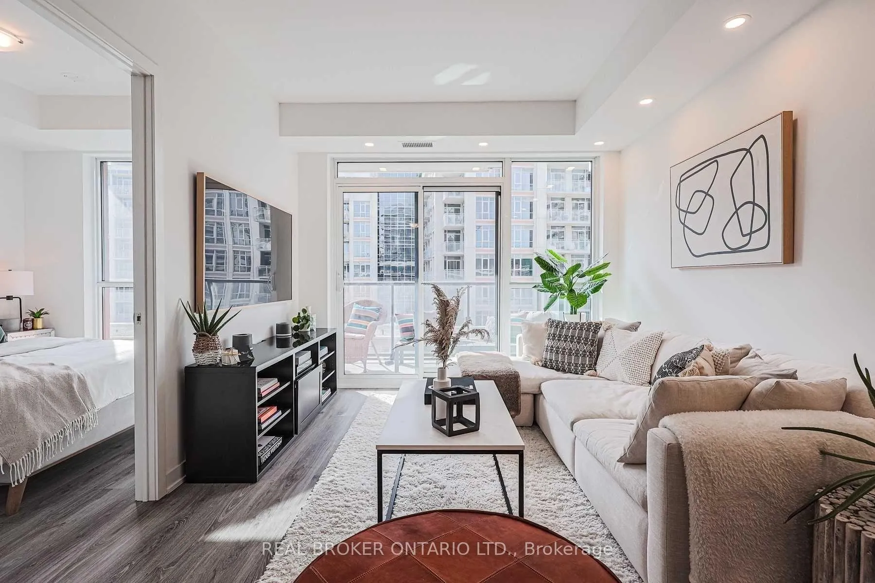 Photo 9 of Unit 617, 38 Iannuzzi Street, Toronto, Niagara — HOMEH