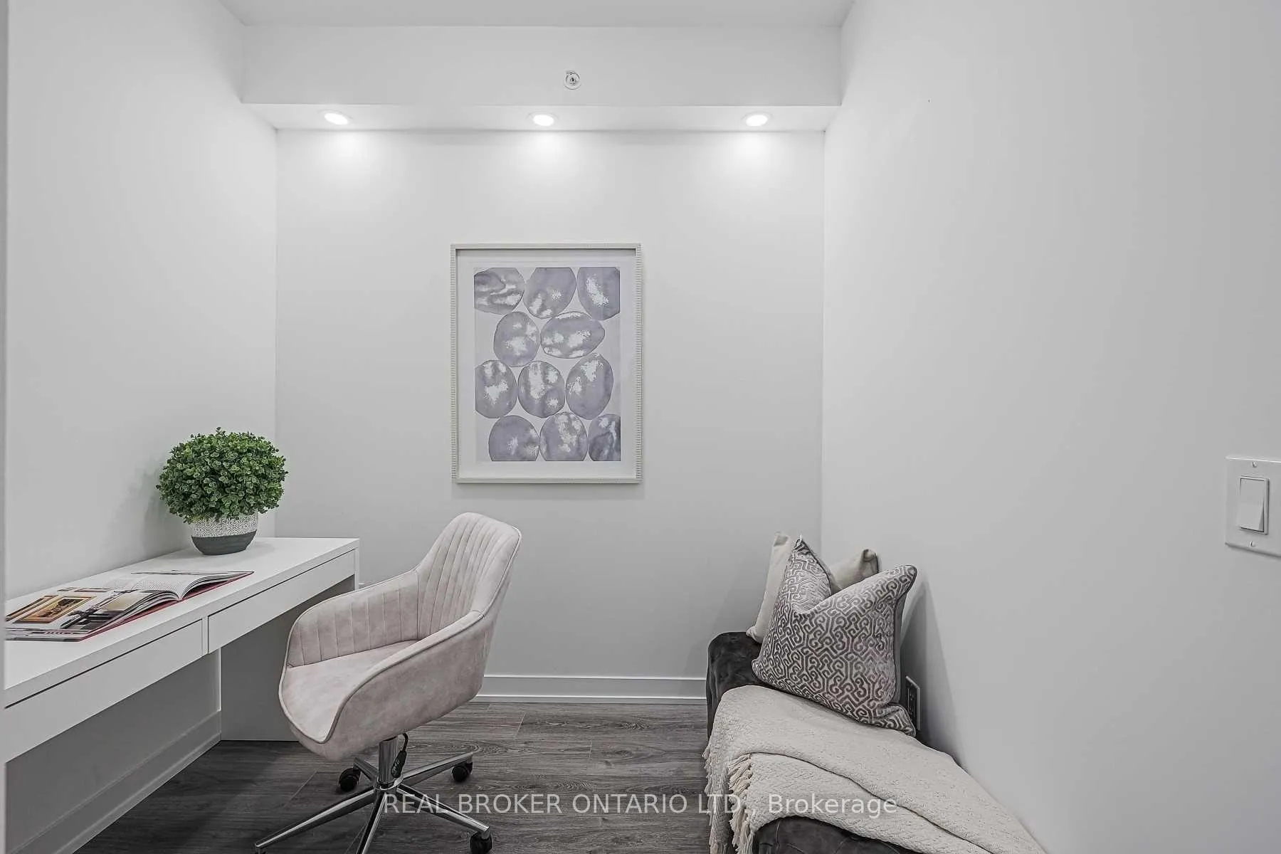 Photo 20 of Unit 617, 38 Iannuzzi Street, Toronto, Niagara — HOMEH