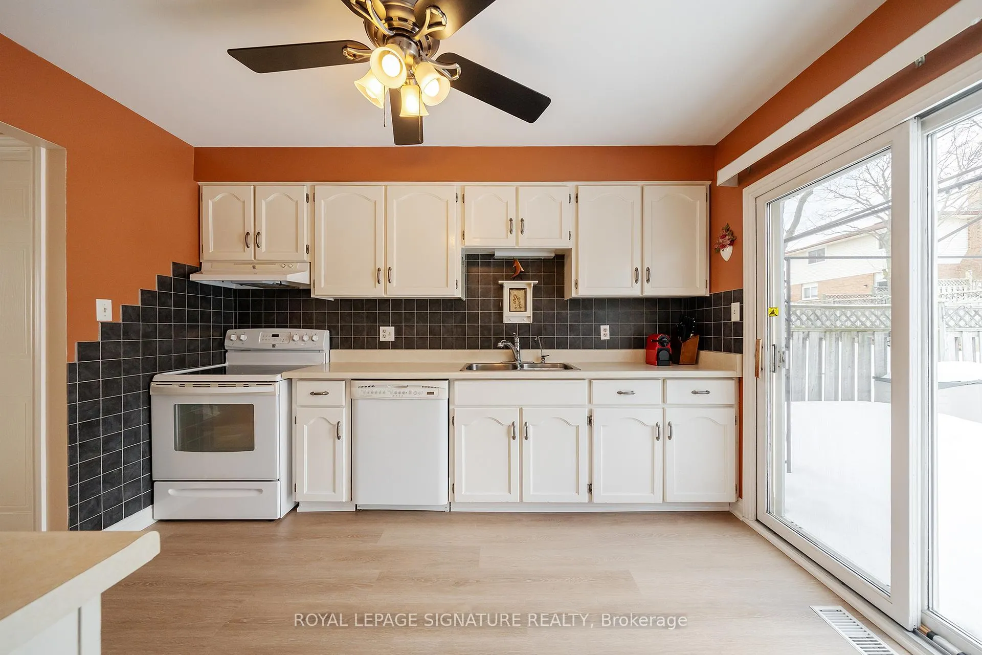 Photo 5 of 545 Drummerhill Crescent, Waterloo — HOMEH