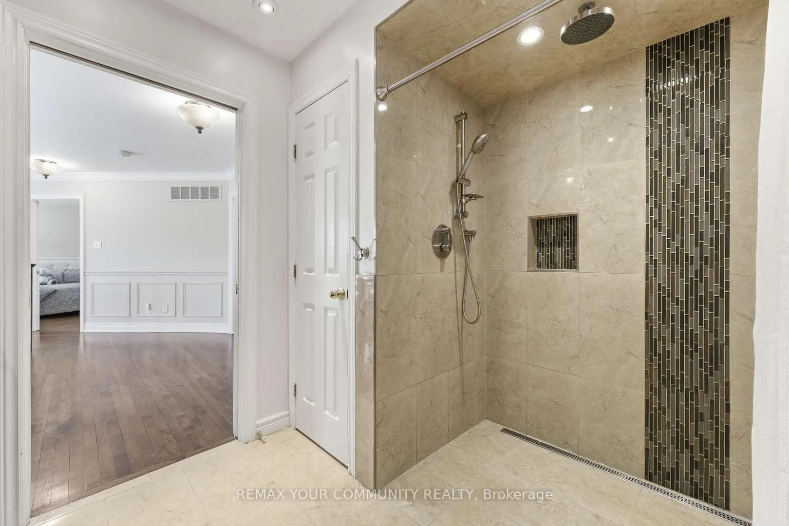 Photo 31 of 331 Kennedy Street W, Aurora, Aurora Highlands — HOMEH