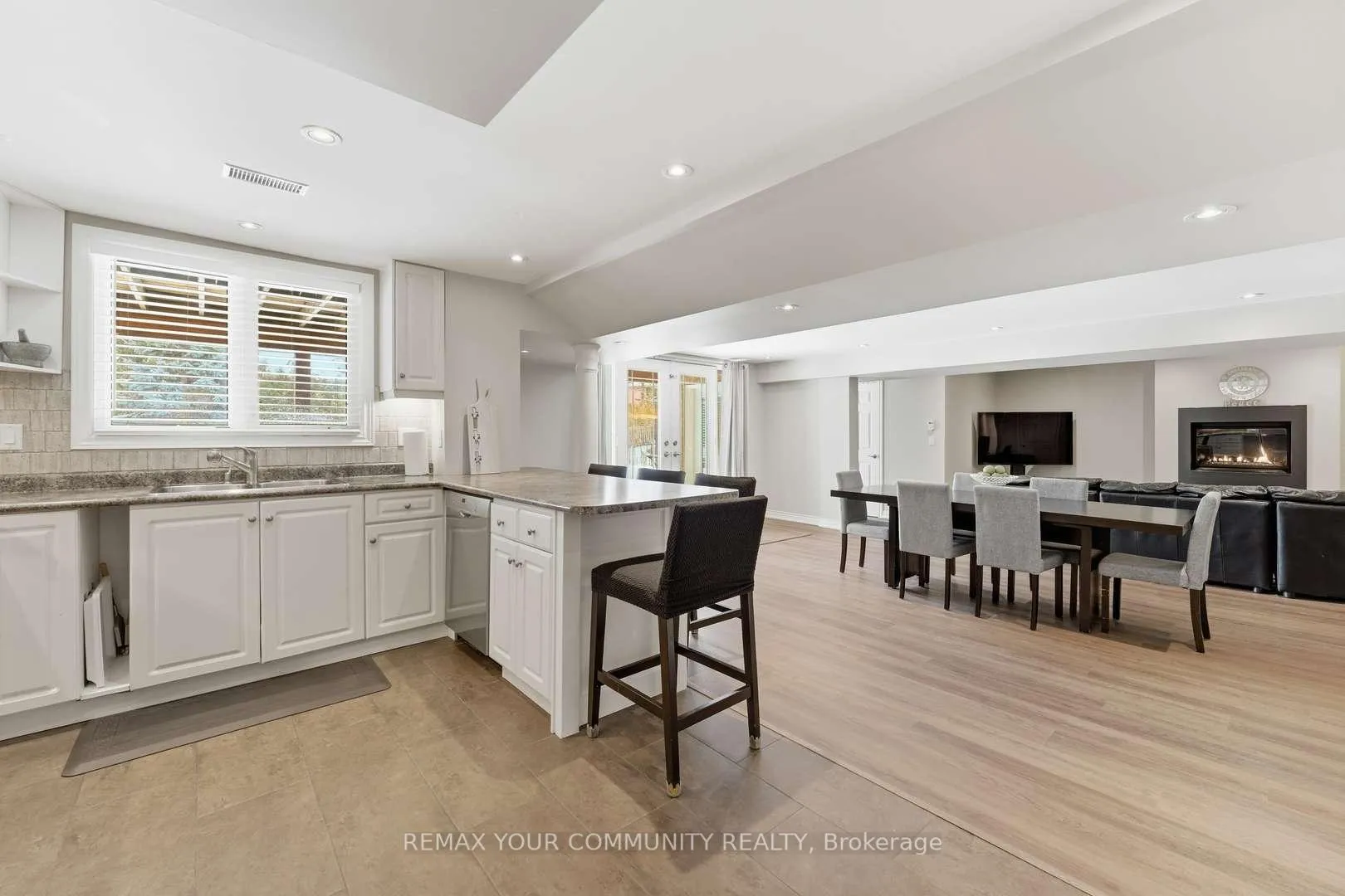 Photo 38 of 331 Kennedy Street W, Aurora, Aurora Highlands — HOMEH
