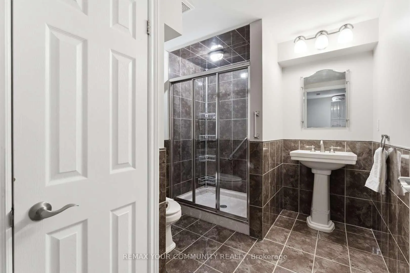 Photo 42 of 331 Kennedy Street W, Aurora, Aurora Highlands — HOMEH
