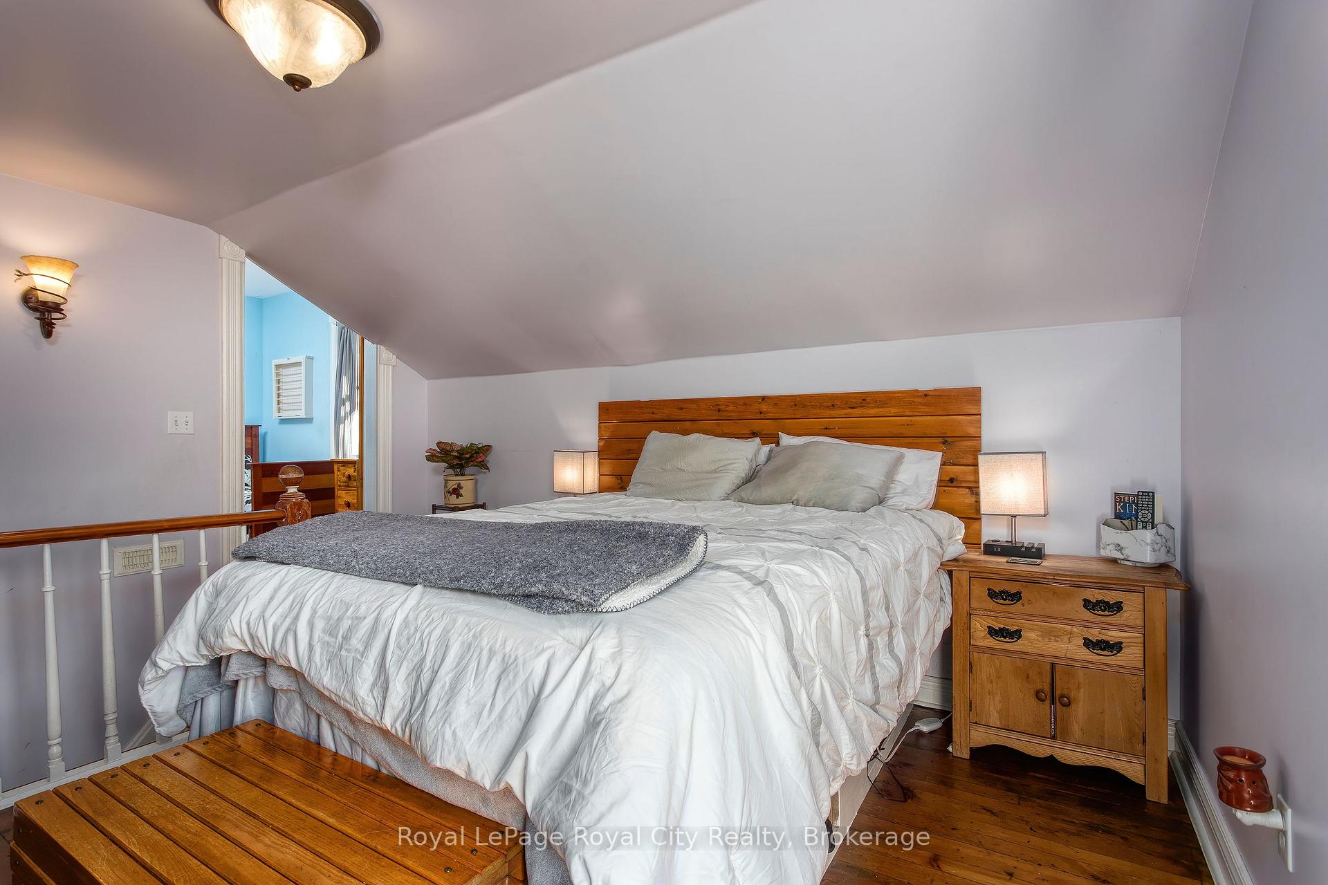 Photo 35 of 15 Catherine Street N, Mapleton, Rural Mapleton — HOMEH