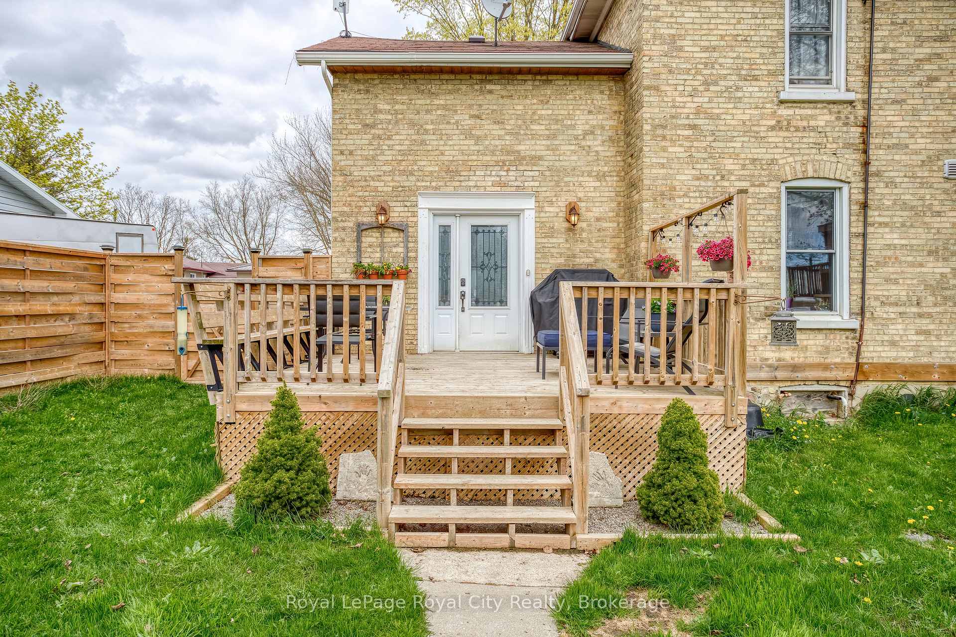 Photo 42 of 15 Catherine Street N, Mapleton, Rural Mapleton — HOMEH