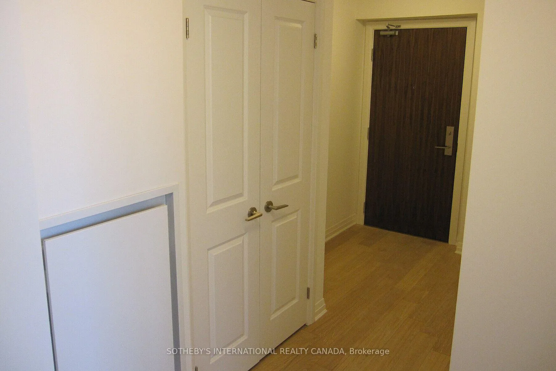 Photo 2 of Unit 1102, 8 Mercer Street, Toronto, Waterfront Communities — HOMEH
