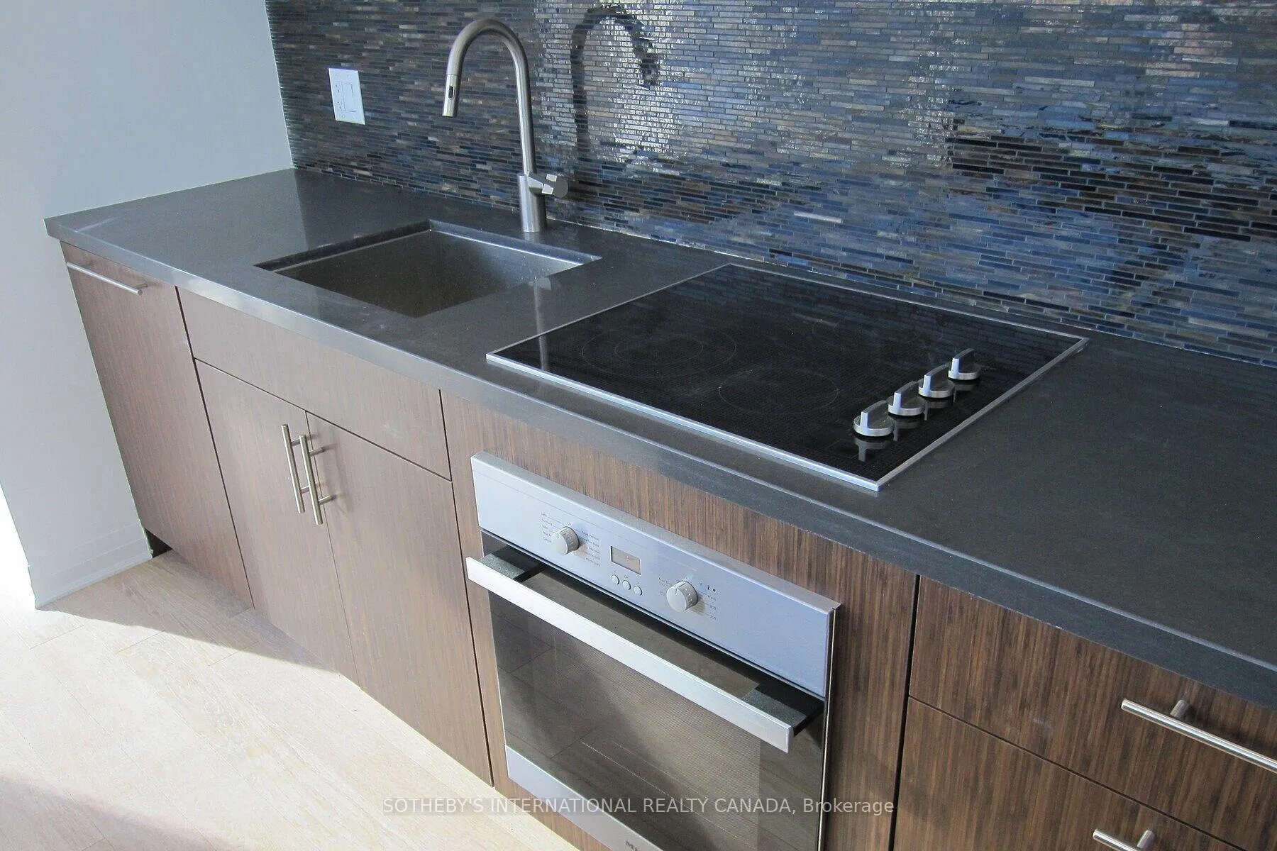 Photo 6 of Unit 1102, 8 Mercer Street, Toronto, Waterfront Communities — HOMEH