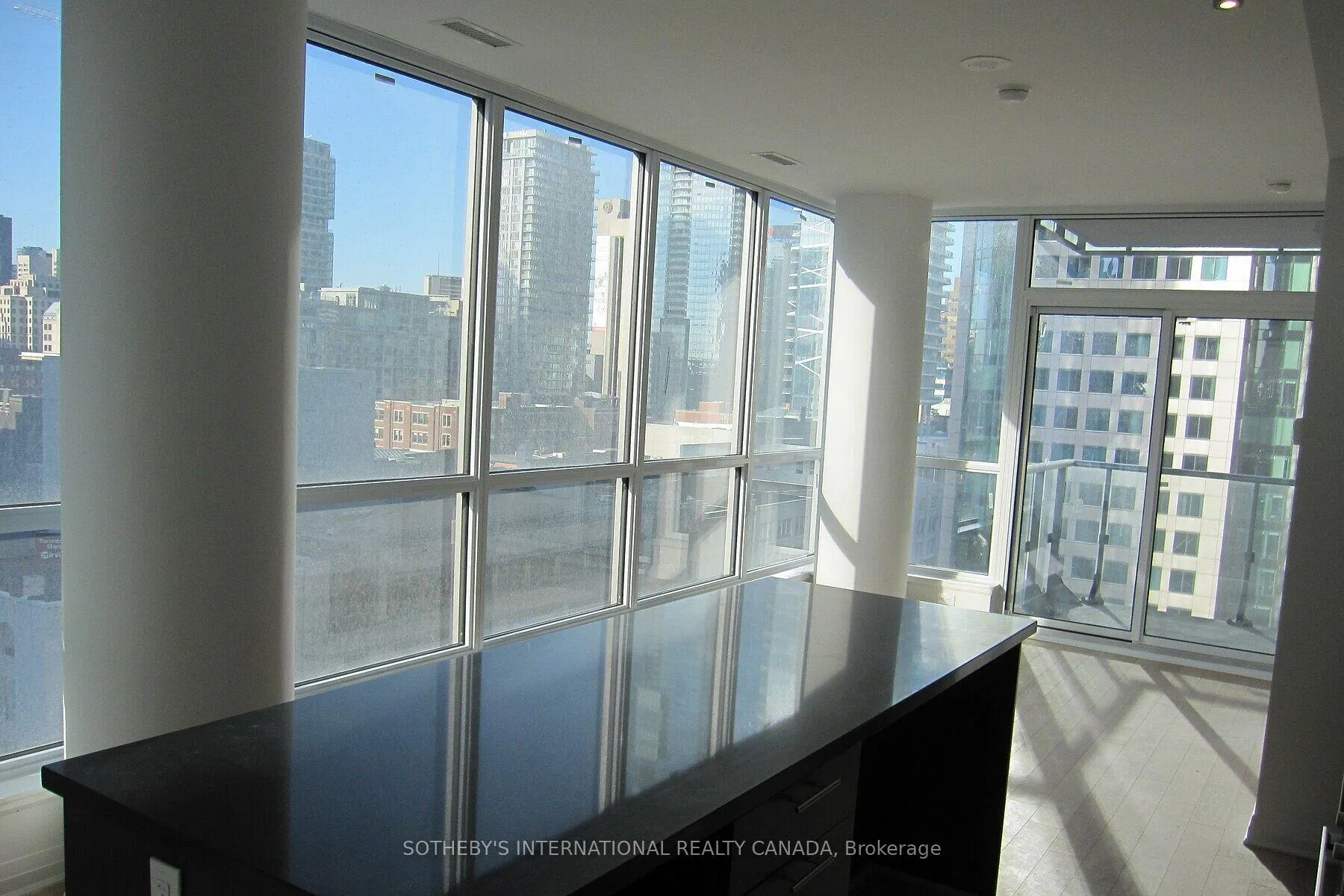 Photo 7 of Unit 1102, 8 Mercer Street, Toronto, Waterfront Communities — HOMEH