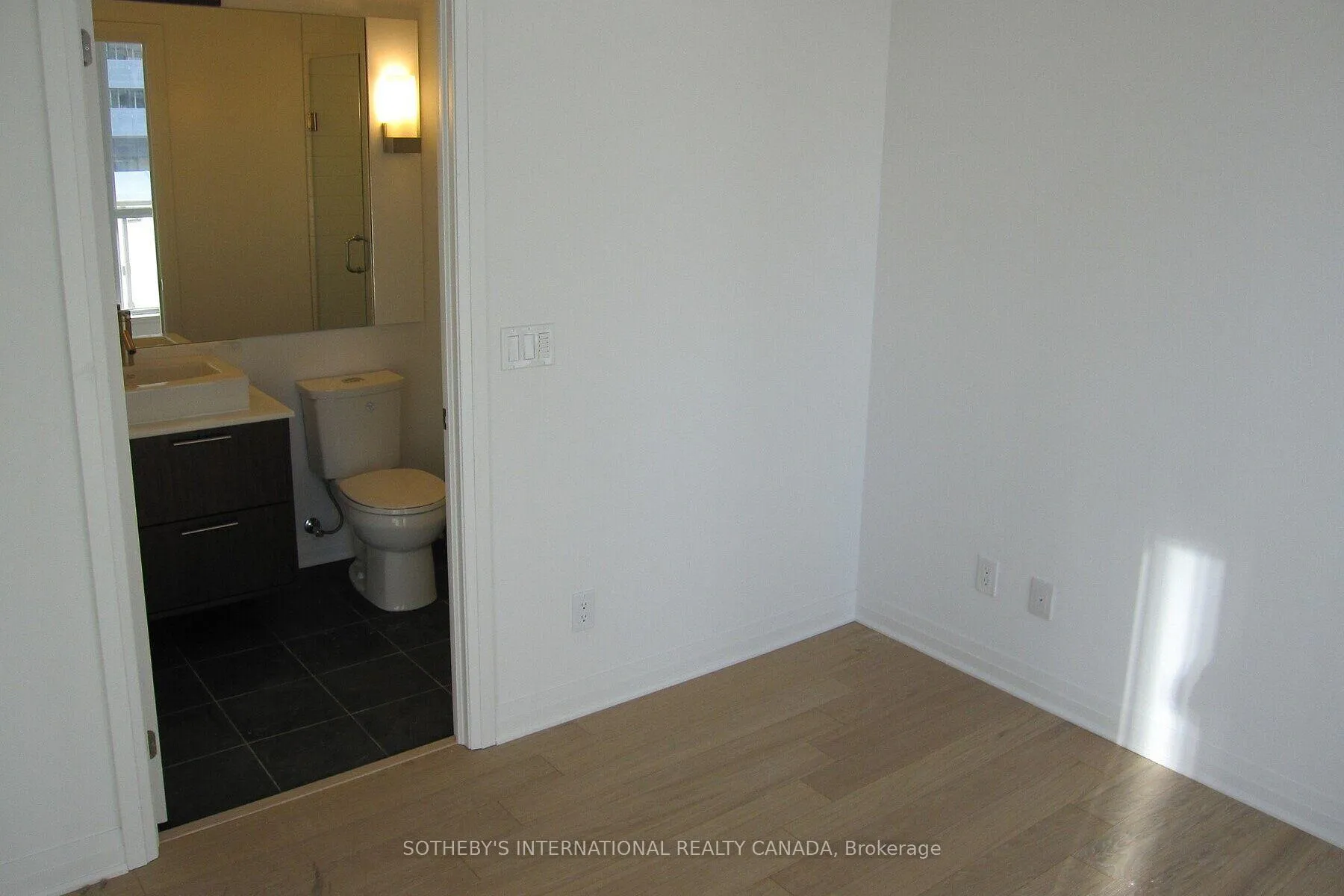 Photo 9 of Unit 1102, 8 Mercer Street, Toronto, Waterfront Communities — HOMEH