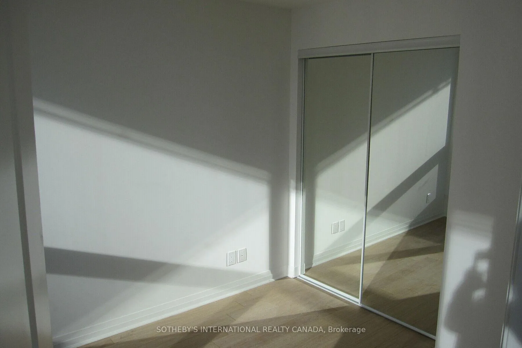 Photo 11 of Unit 1102, 8 Mercer Street, Toronto, Waterfront Communities — HOMEH