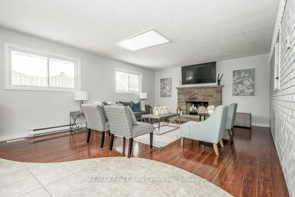 Photo 12 of 31 Sunnylea Crescent, Guelph, General Hospital — HOMEH