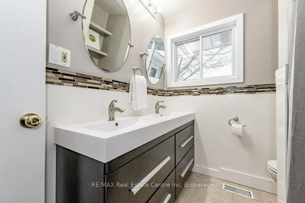 Photo 16 of 31 Sunnylea Crescent, Guelph, General Hospital — HOMEH