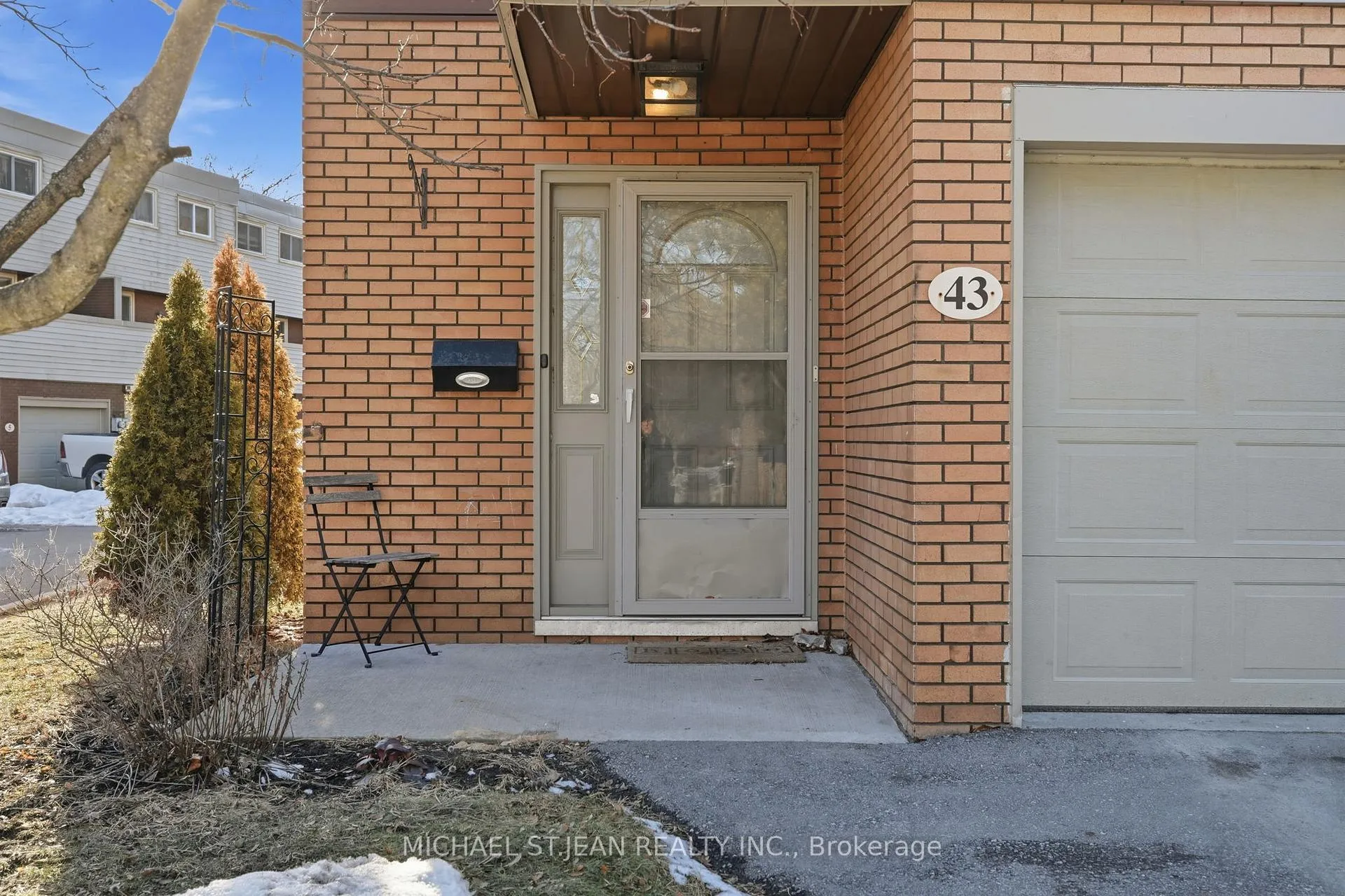 Photo 3 of Unit 43, 23 Watsons Lane, Hamilton, Dundas — HOMEH