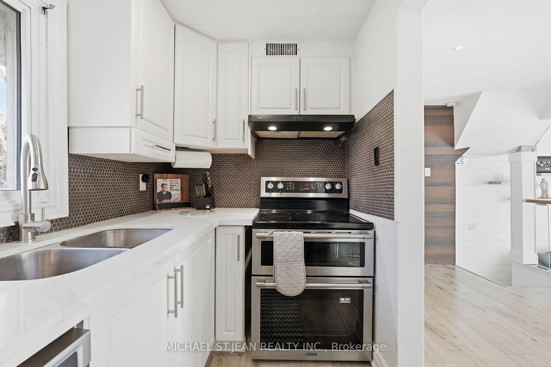 Photo 15 of Unit 43, 23 Watsons Lane, Hamilton, Dundas — HOMEH