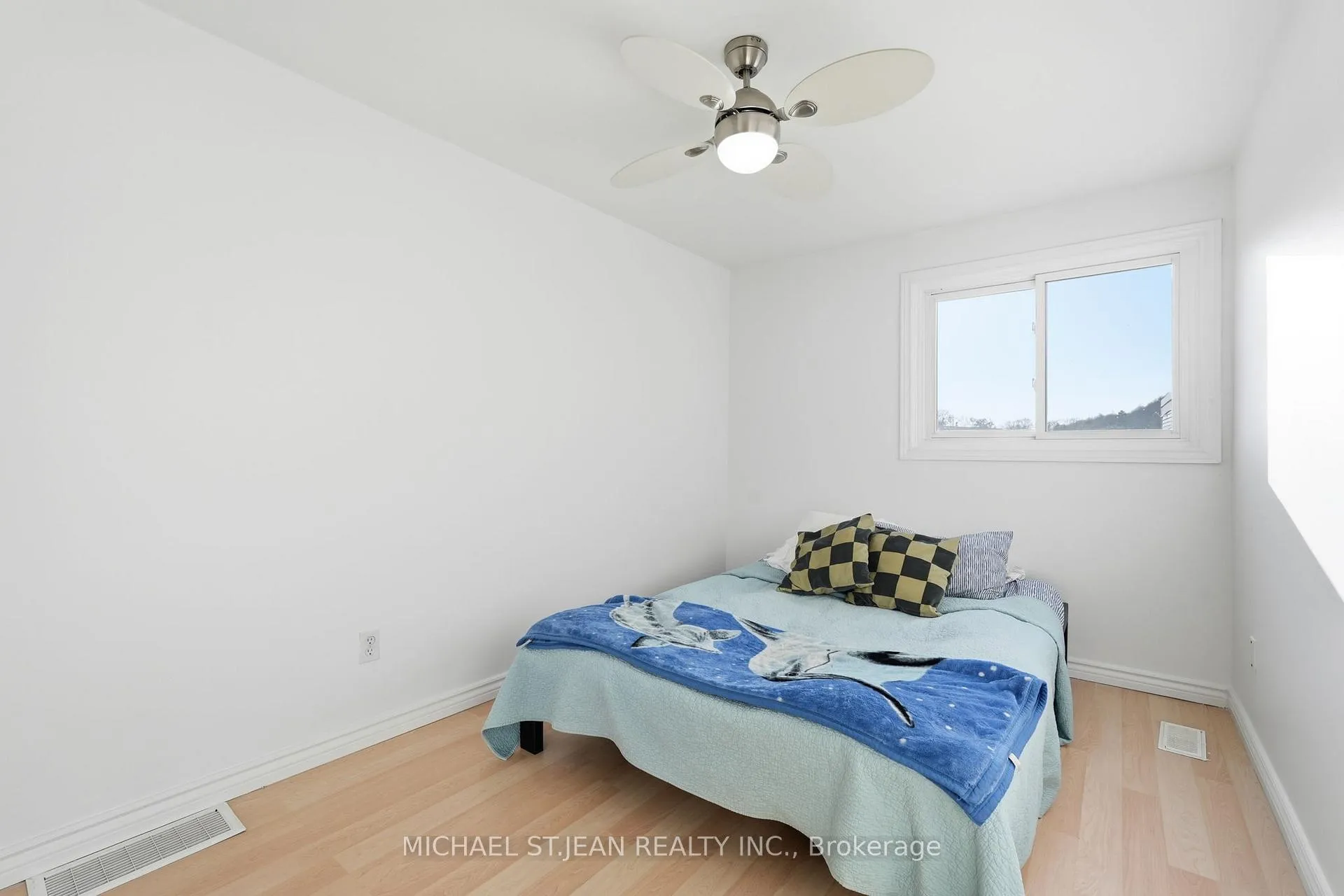 Photo 23 of Unit 43, 23 Watsons Lane, Hamilton, Dundas — HOMEH