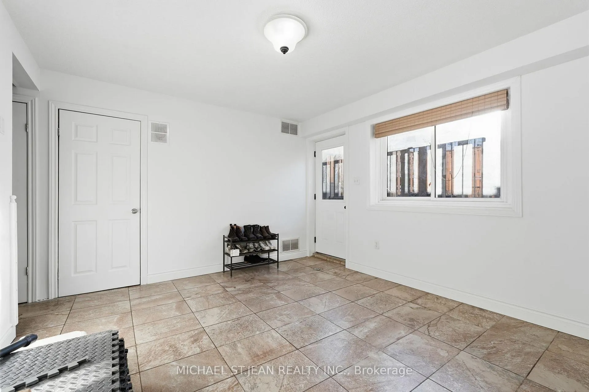 Photo 30 of Unit 43, 23 Watsons Lane, Hamilton, Dundas — HOMEH