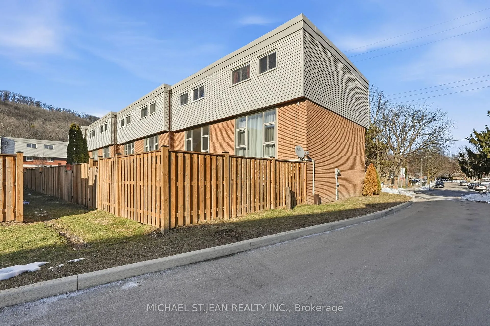 Photo 35 of Unit 43, 23 Watsons Lane, Hamilton, Dundas — HOMEH