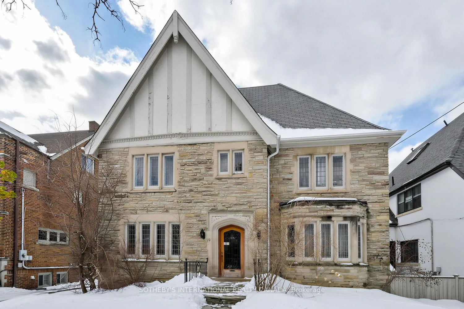 Photo 2 of 10 Gardiner Road, Toronto, Forest Hill South — HOMEH