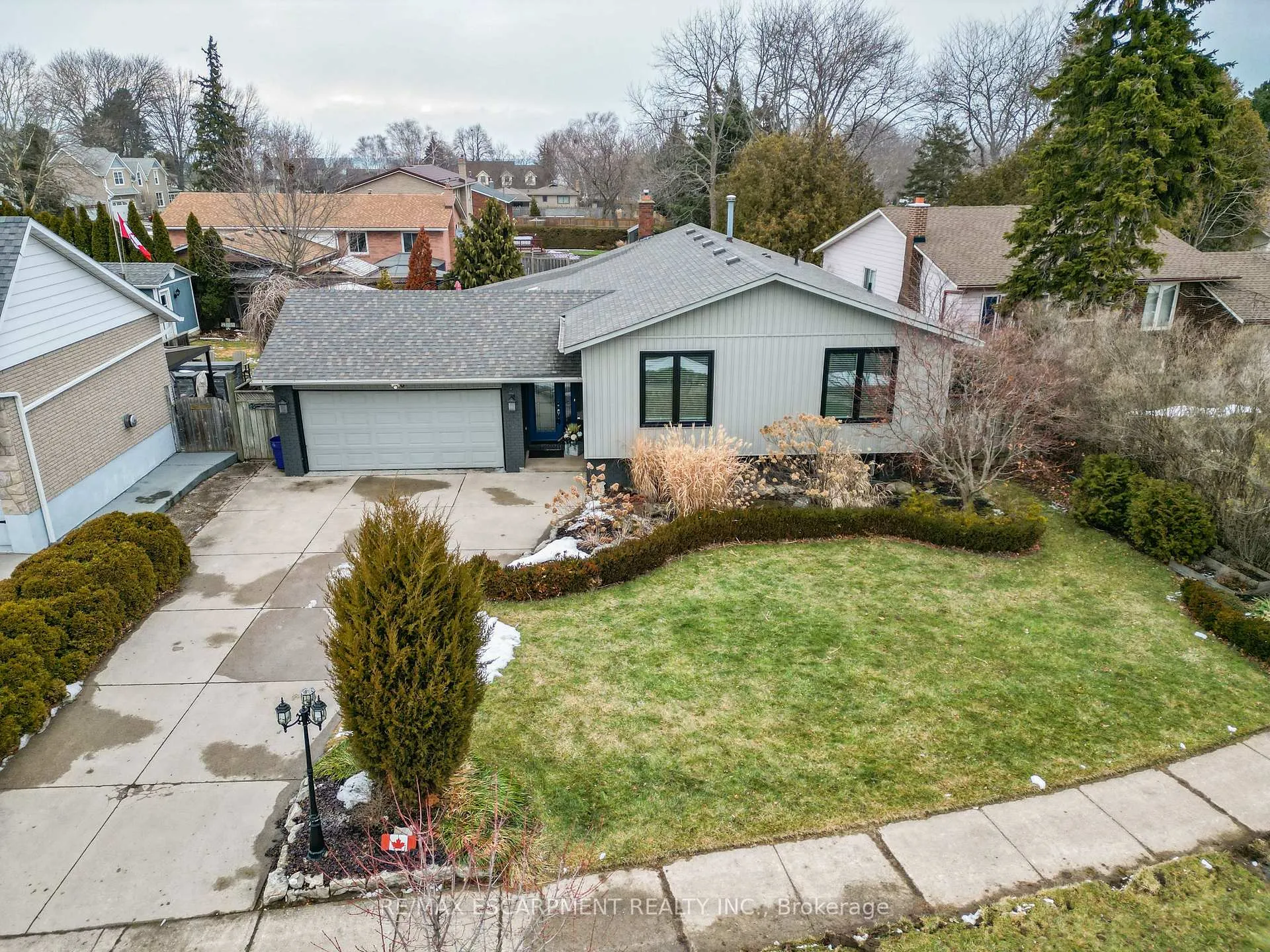 Photo 1 of 16 Samuel Road, Grimsby, Grimsby Beach — HOMEH