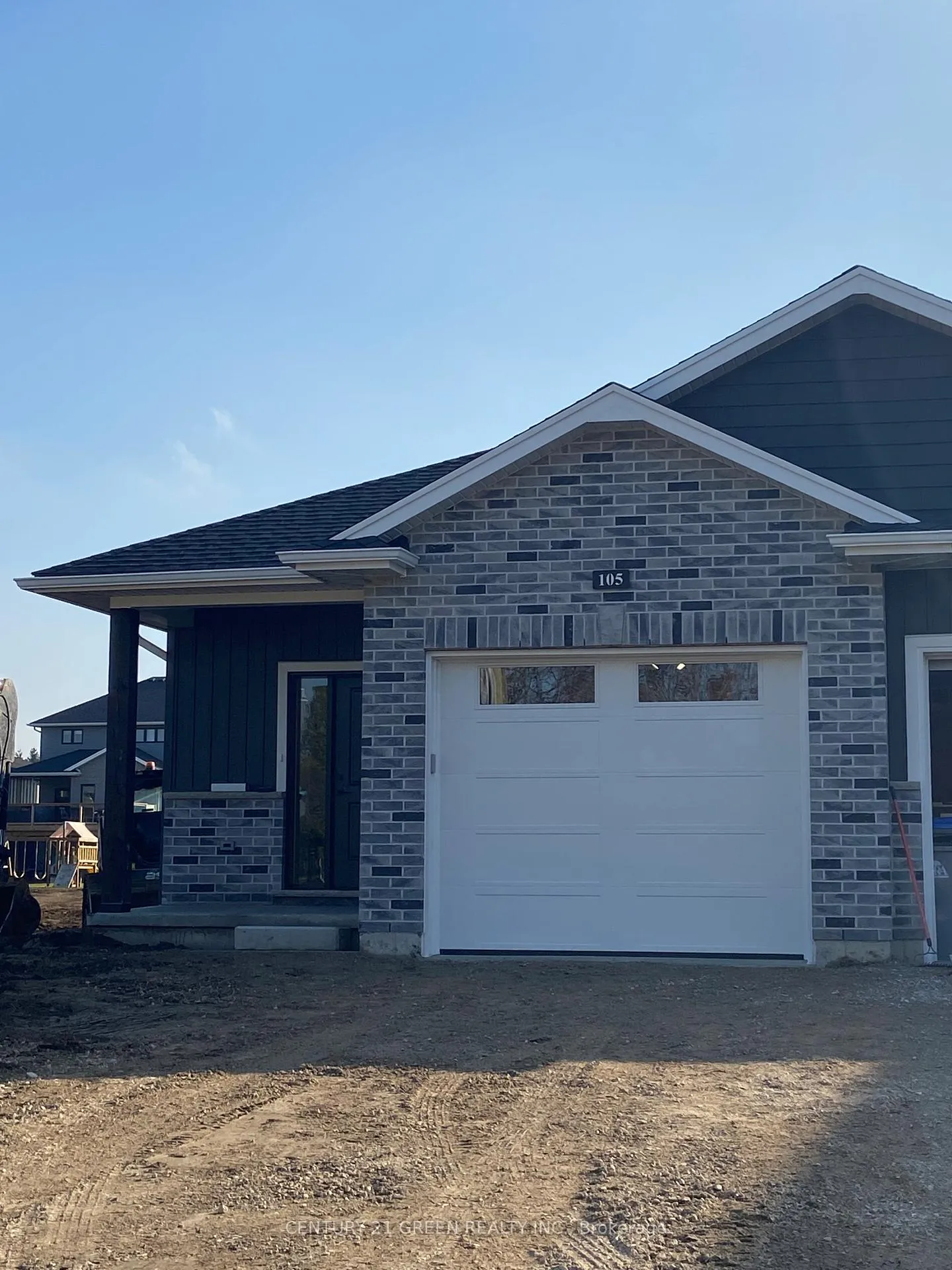 Photo 1 of 105 Simcoe Street, South Huron, Exeter — HOMEH