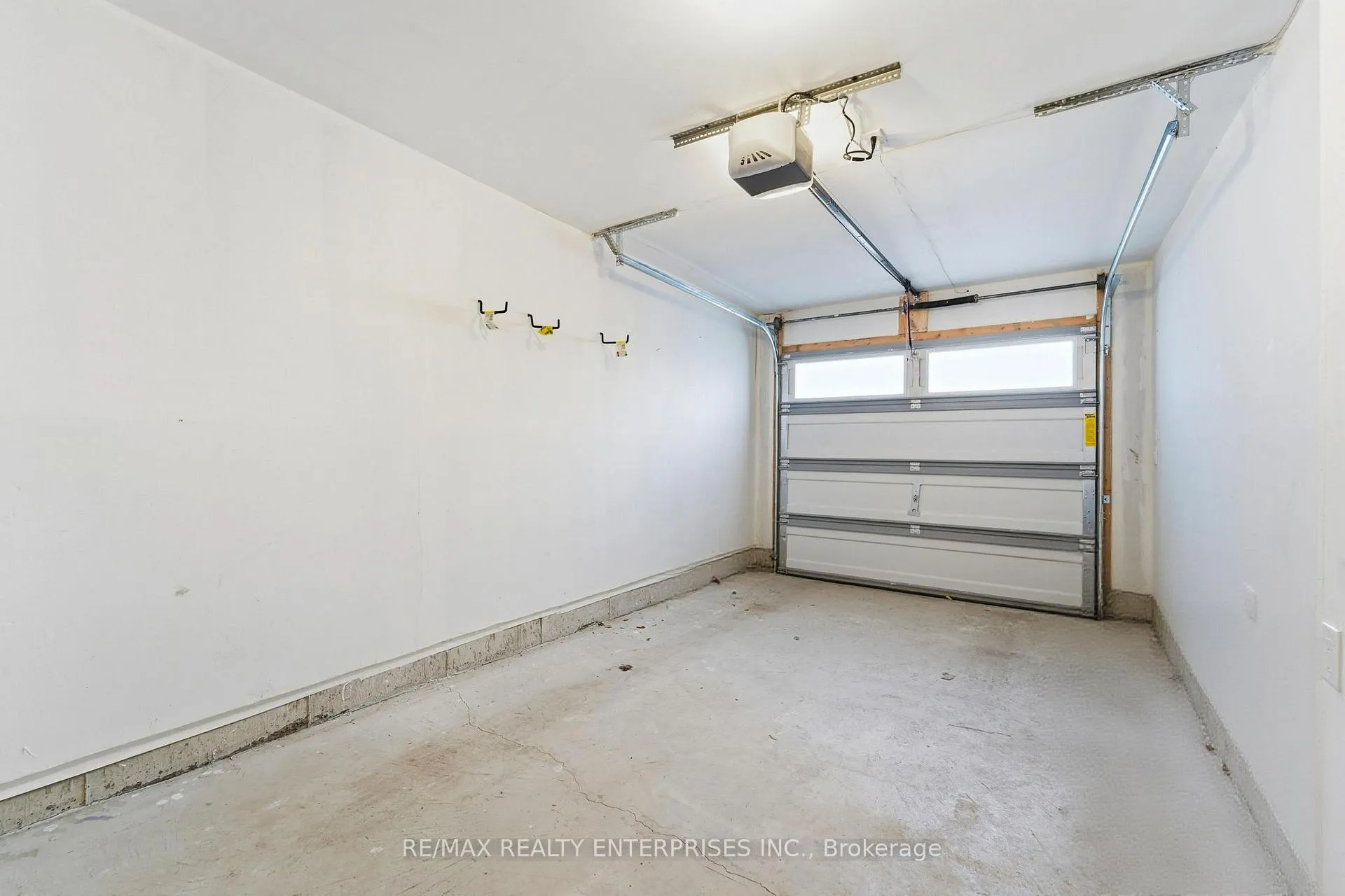 Photo 4 of Unit Upper, 414 Okanagan Path, Oshawa, Donevan — HOMEH