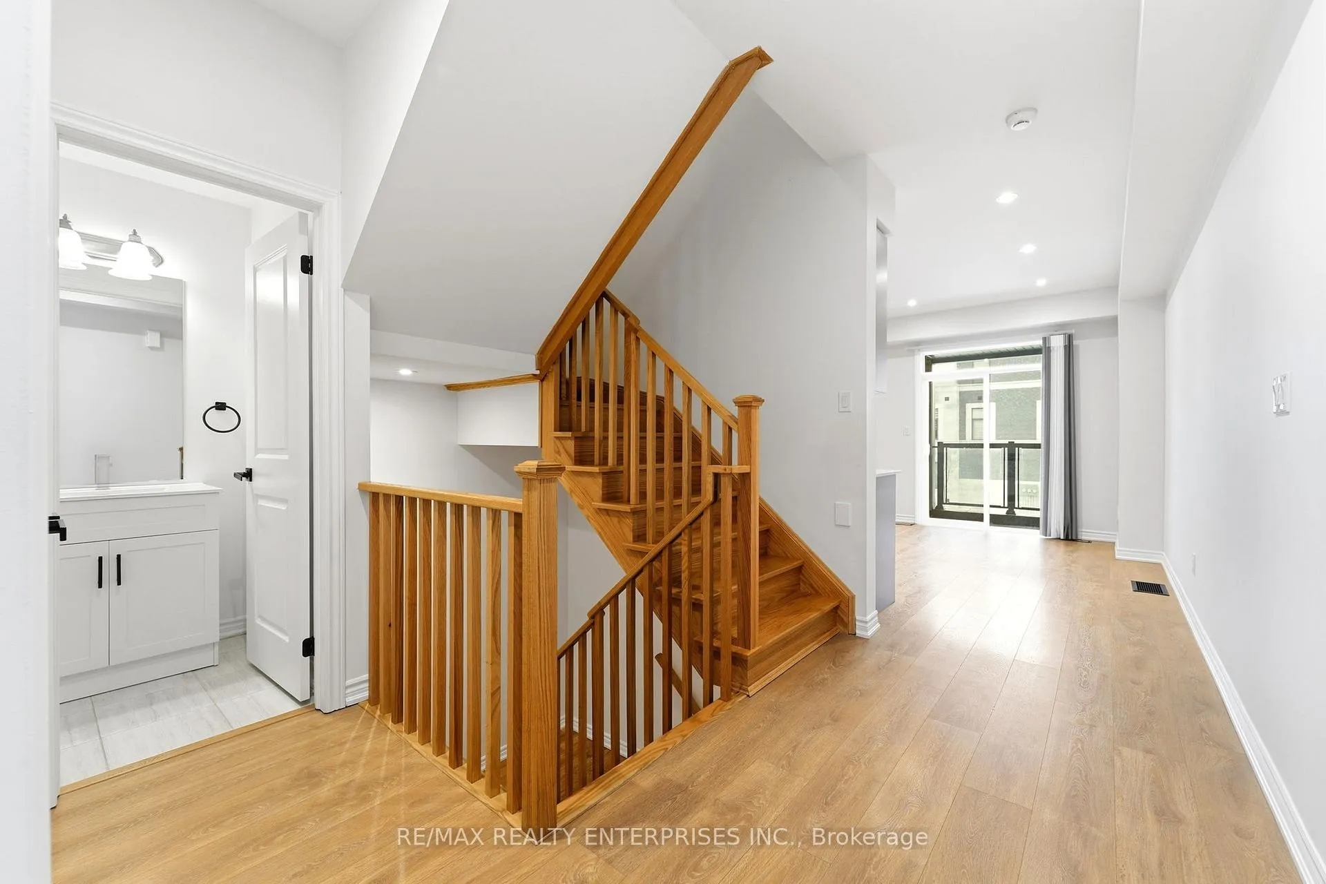 Photo 6 of Unit Upper, 414 Okanagan Path, Oshawa, Donevan — HOMEH