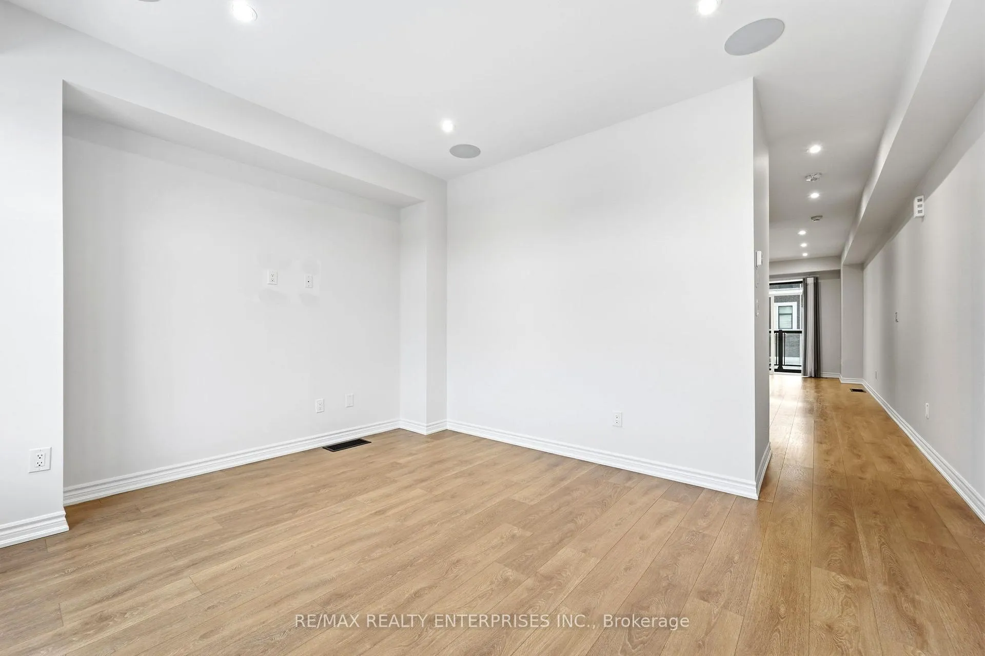 Photo 9 of Unit Upper, 414 Okanagan Path, Oshawa, Donevan — HOMEH