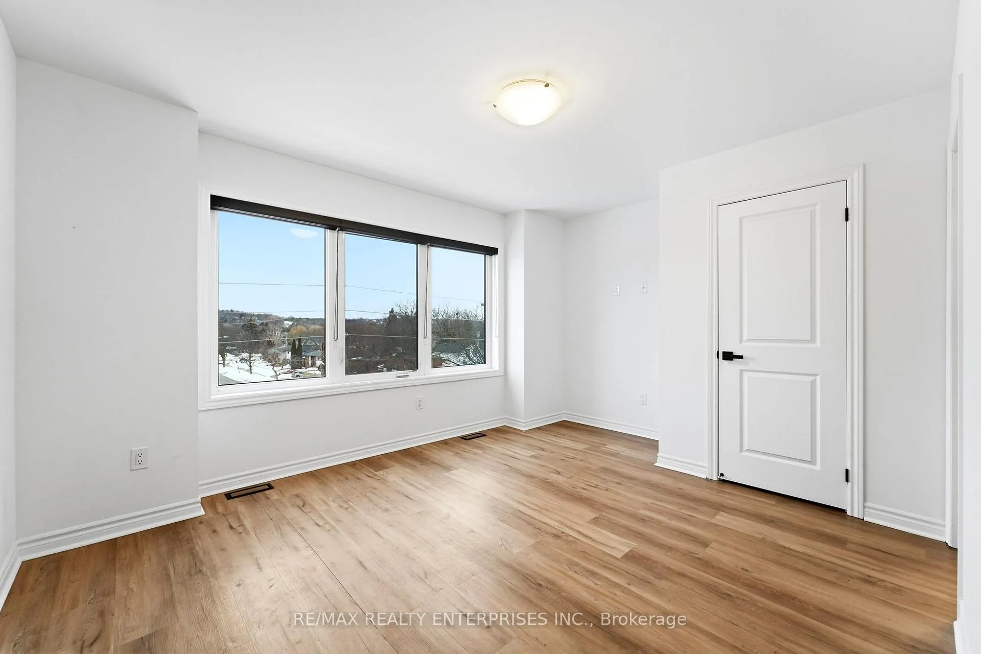Photo 16 of Unit Upper, 414 Okanagan Path, Oshawa, Donevan — HOMEH