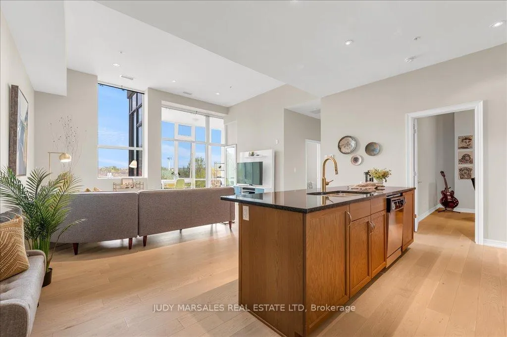 Front of Unit 301, 50 Murray Street W