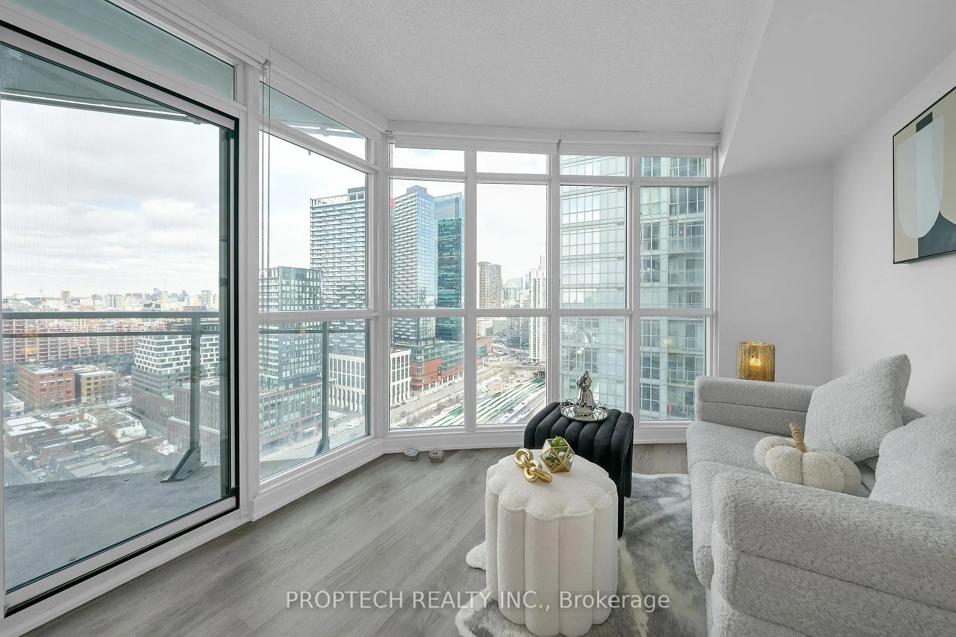 Photo 6 of Unit 2902, 21 Iceboat Terrace, Toronto, Waterfront Communities — HOMEH